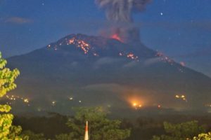Gunung Agung Batuk lagi