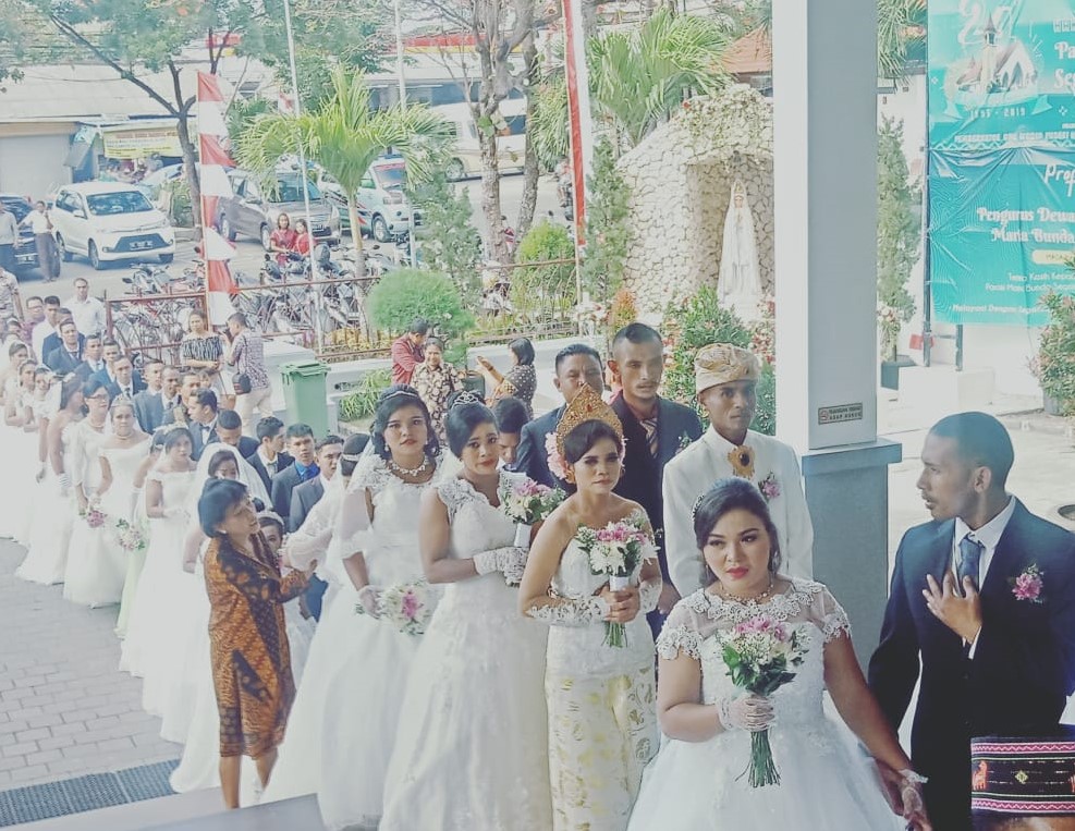 Paguyuban Manggarai Nusa Dua Gelar Perkawinan Massal