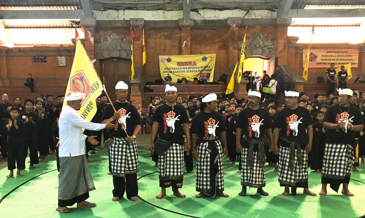 Kejuaraan Pencak Silat, Rebut Piala…