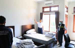 02271 Denpasar Gugus Tugas Covid-19 Provinsi Bali mempersiapkan kamar