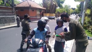 02382 Badung Masih Ada yang tak pakai masker