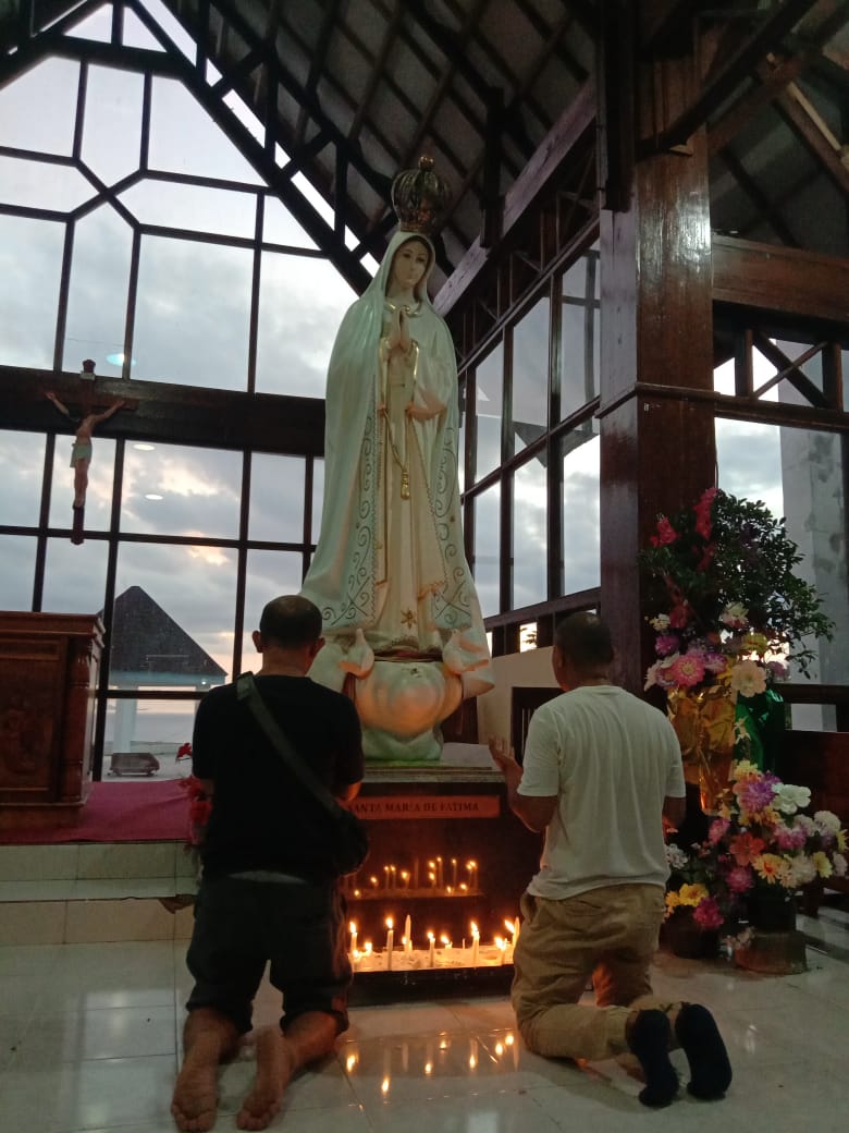 Patung Doa Bukit Fatima di Kota Larantuka