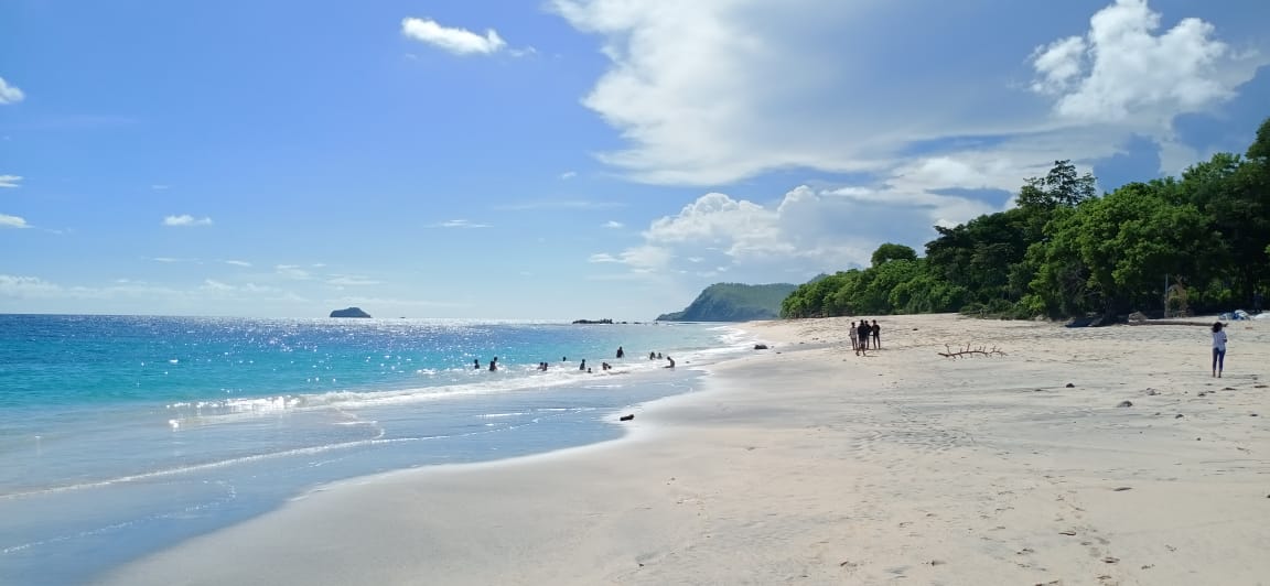 Pantai Mingar Mutiara Terpendam di Lembata