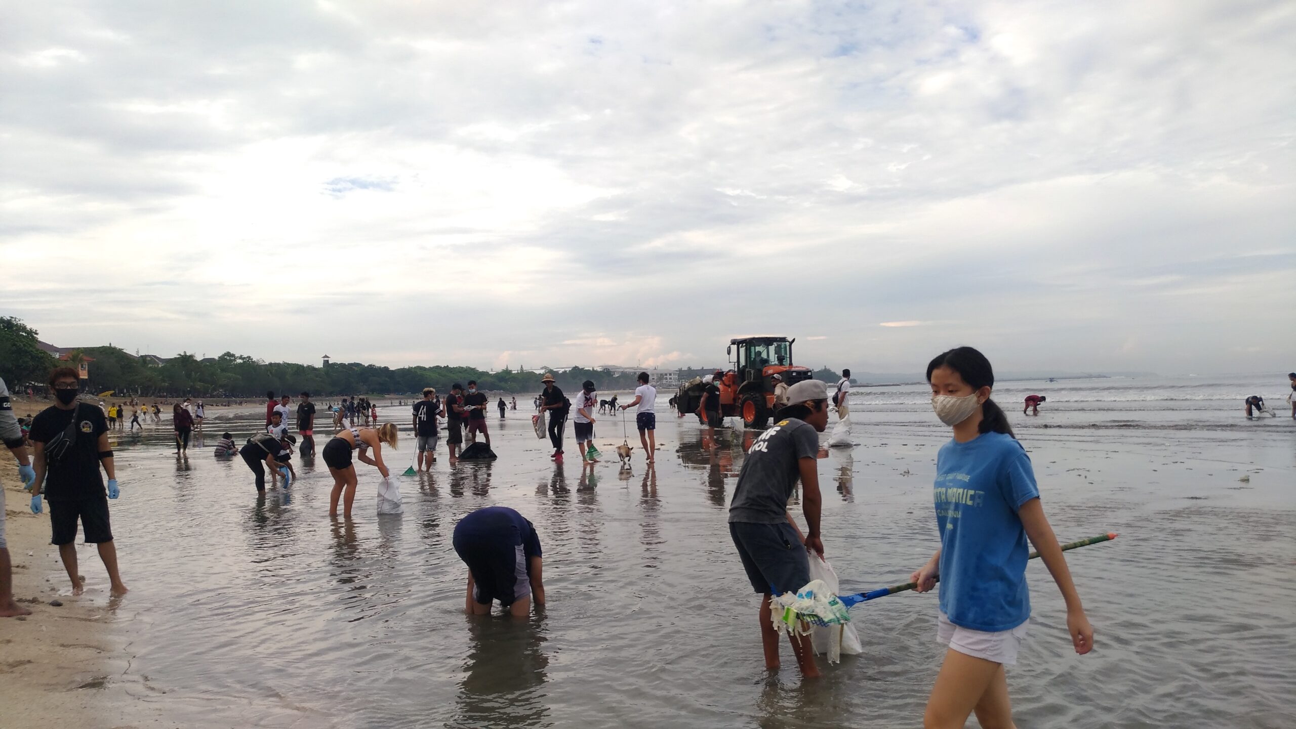 Musim Barat,Tiap Hari Sampah Kiriman…