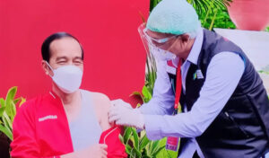 jokowi-vaksin-kedua-840x493 (1)