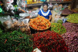 pedagang-cabai-di-pasar-argosari (1)
