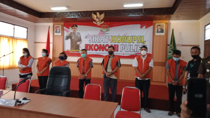 Para tersangka korupsi