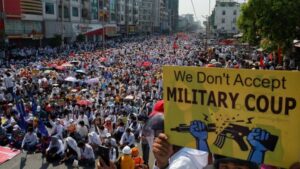 kudeta-myanmar-apa-makna-revolusi-22222-yang-diikuti-ratusan-ribu-orang-untuk-menentang-perebutan-kekuasaan-oleh-militer