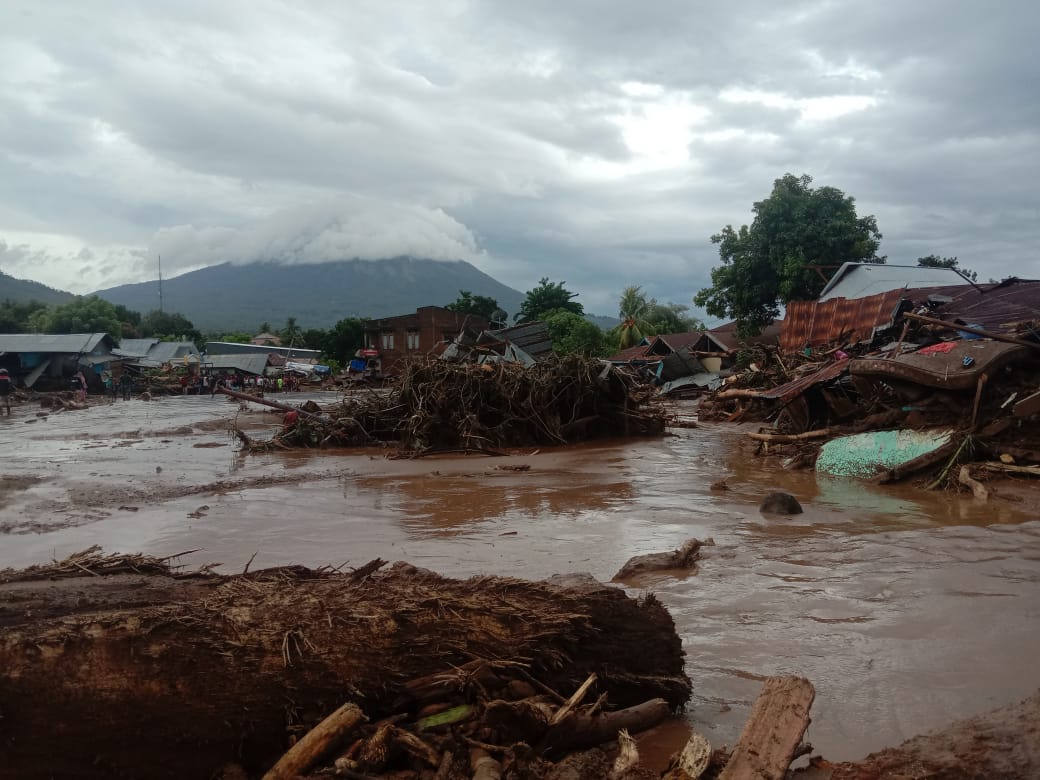Banjir Bandang Terjang Waiwerang-Waiburak