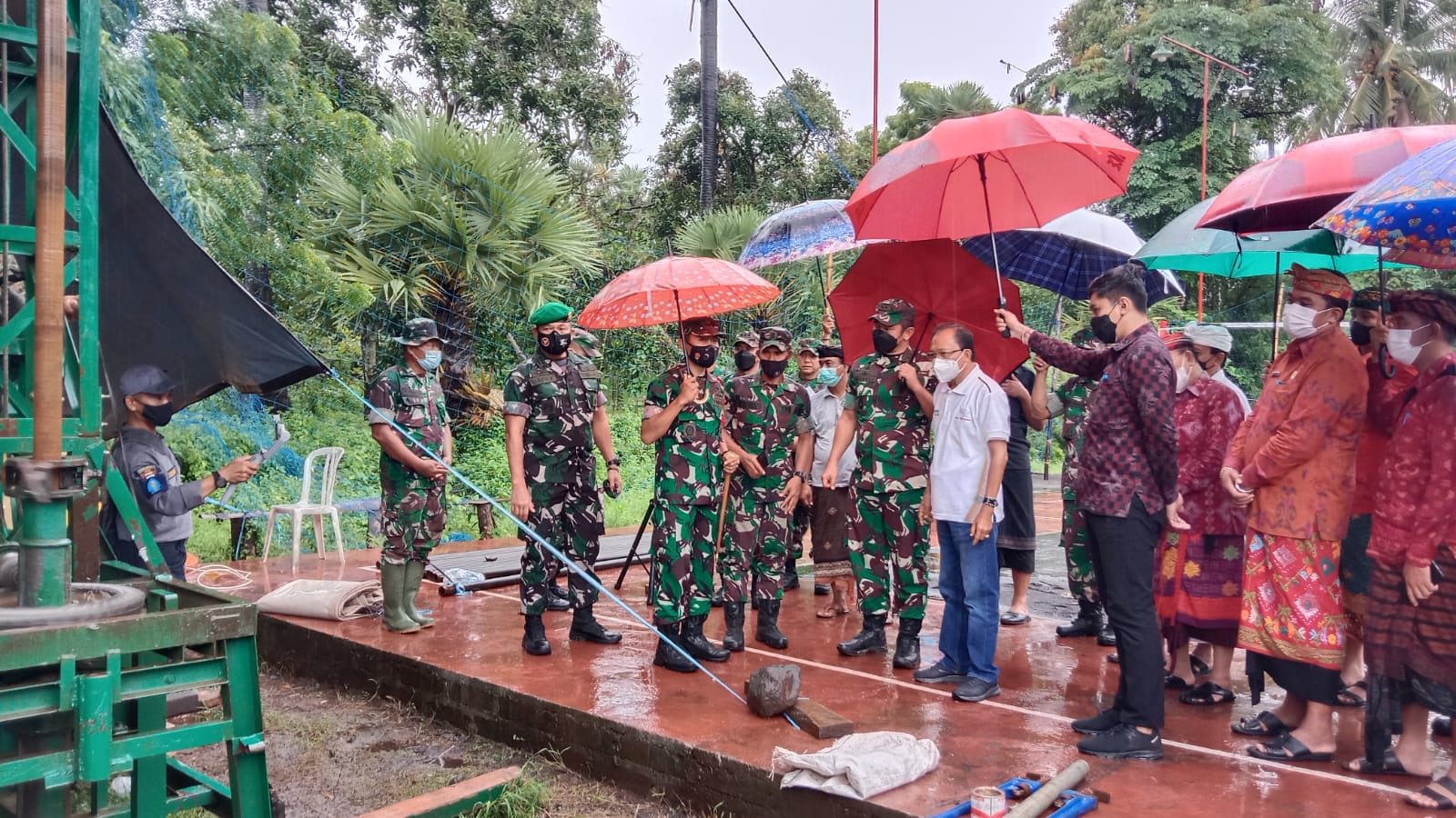 Jenderal air bangun pompa hidran di Karangasem