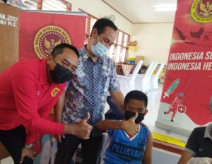 Vaksinasi anak oleh BIN di Gianyar