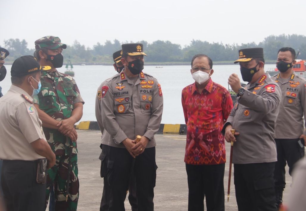 Kapolri Jenderal Listyo Sigit di Pelabuhan Benoa