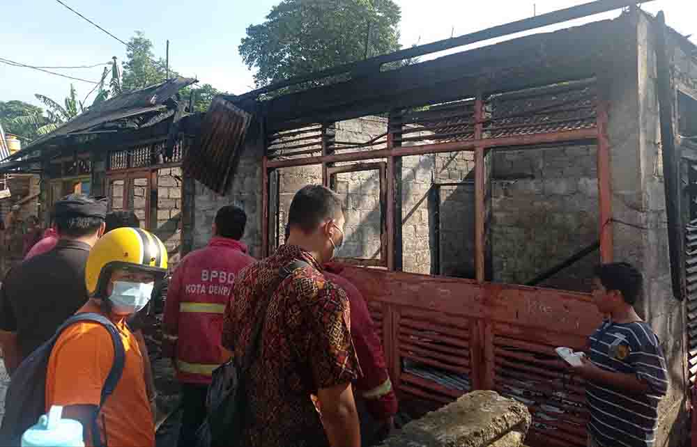 Bangunan rumah semi permanen di Denpasar yang terbakar.
