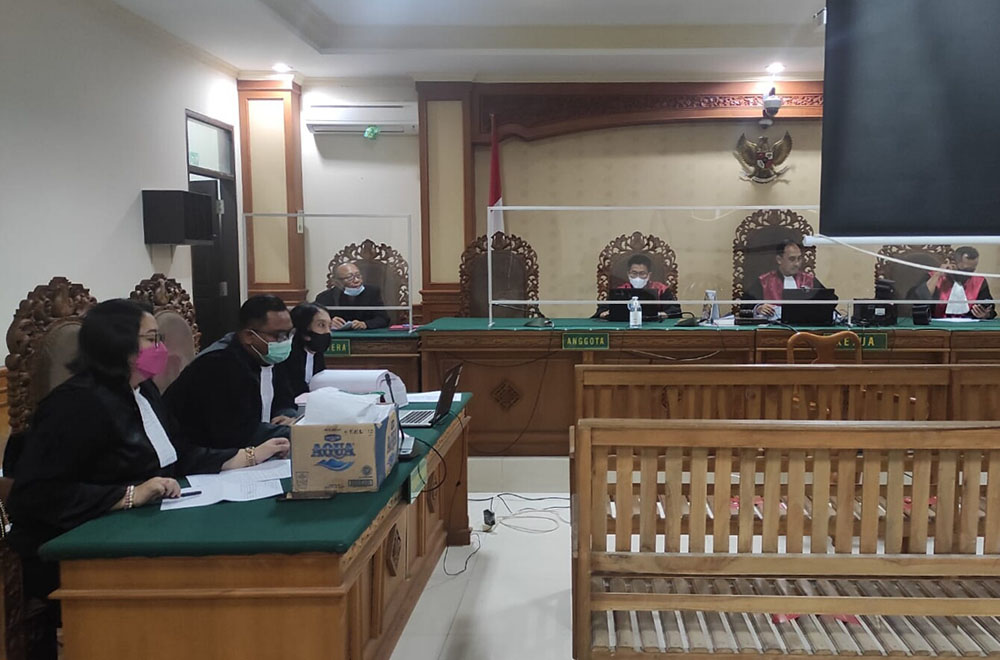 sidang koriupsi sesajen