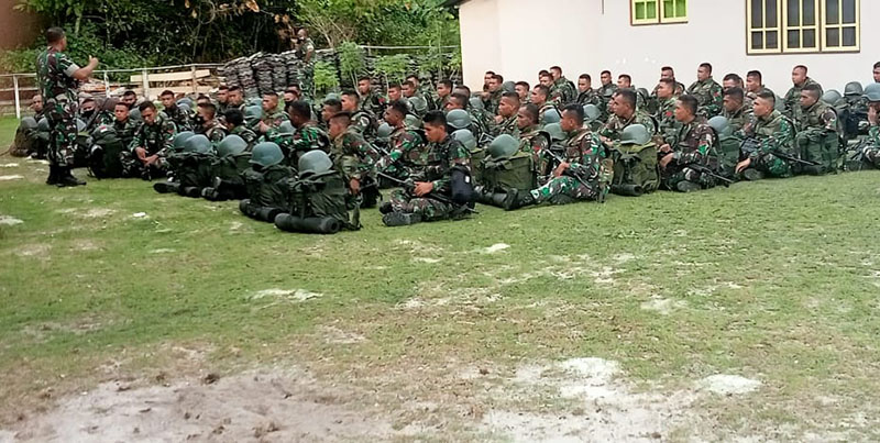 2 Kompi TNI-AD, Dari Kesatuan 733 Ditugaskan Untuk Mengamankan Konflik Antar Warga Masyarakat
