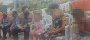 Kapolres Pulau Buru dan Personilnya Mengunjungi Keluarga Korban Kekerasan Seksual Ayah Kandung di Desa Kamlanglale