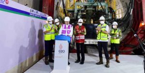 Presiden Joko Widodo memberikan sambutan saat peluncuran Tunnel Boring Machine (TBM) MRT Jakarta Fase 2A di Stasiun MRT Bundaran HI, Jakarta, pada Kamis, 24 Februari 2022