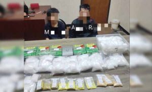 kedua pelaku dan barang bukti narkoba