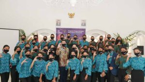 Cakap dan Mahasiswa Politeknik el Bajo Commodus