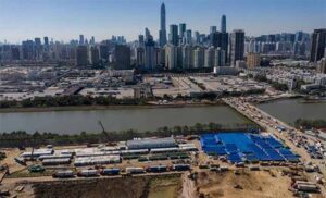 Gedung pencakar langit di Shenzhen, Tiongkok, terlihat dari Hong Kong