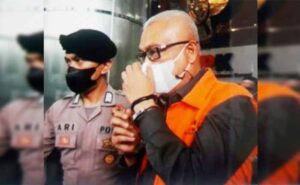 Mantan Bupati Buru Selatan Tagop Sudarsono Soulisa (ISS), tersangka kasus dugaan suap, gratifikasi, hingga Tindak Pidana Pencucian Uang (TPPU)