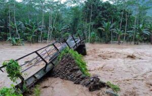 banjir di pesanggaran