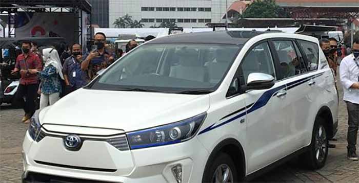 Mobil konsep Toyota Innova EV diperkenalkan di IIMS 2022