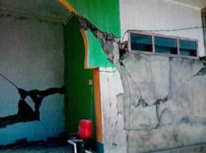 Mesjid Nur Muhammad di Desa Ngidiho juga dindingnya retak.