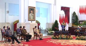 Presiden Joko Widodo memberikan arahan pada Peringatan 20 Tahun Gerakan Anti Pencucian Uang dan Pencegahan Pendanaan Terorisme (APU PPT) di Istana Negara
