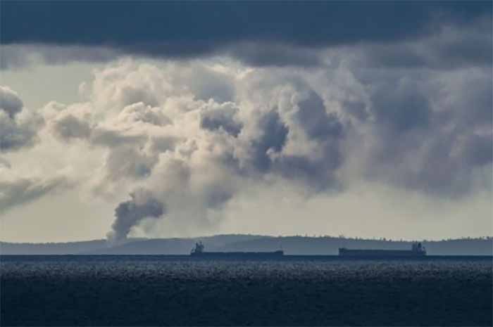 Erupsi Gunung Anak Krakatau. (AFP PHOTO/PVMBG/Ronald Siagian)