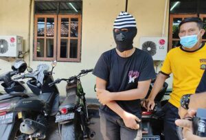pelajar curi motor
