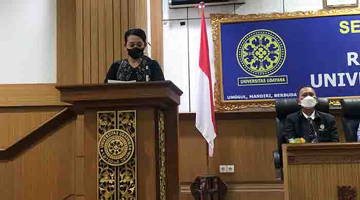 pihak kampus memberikan keterangan pers