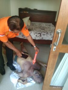 WNA Tewas di Vila
