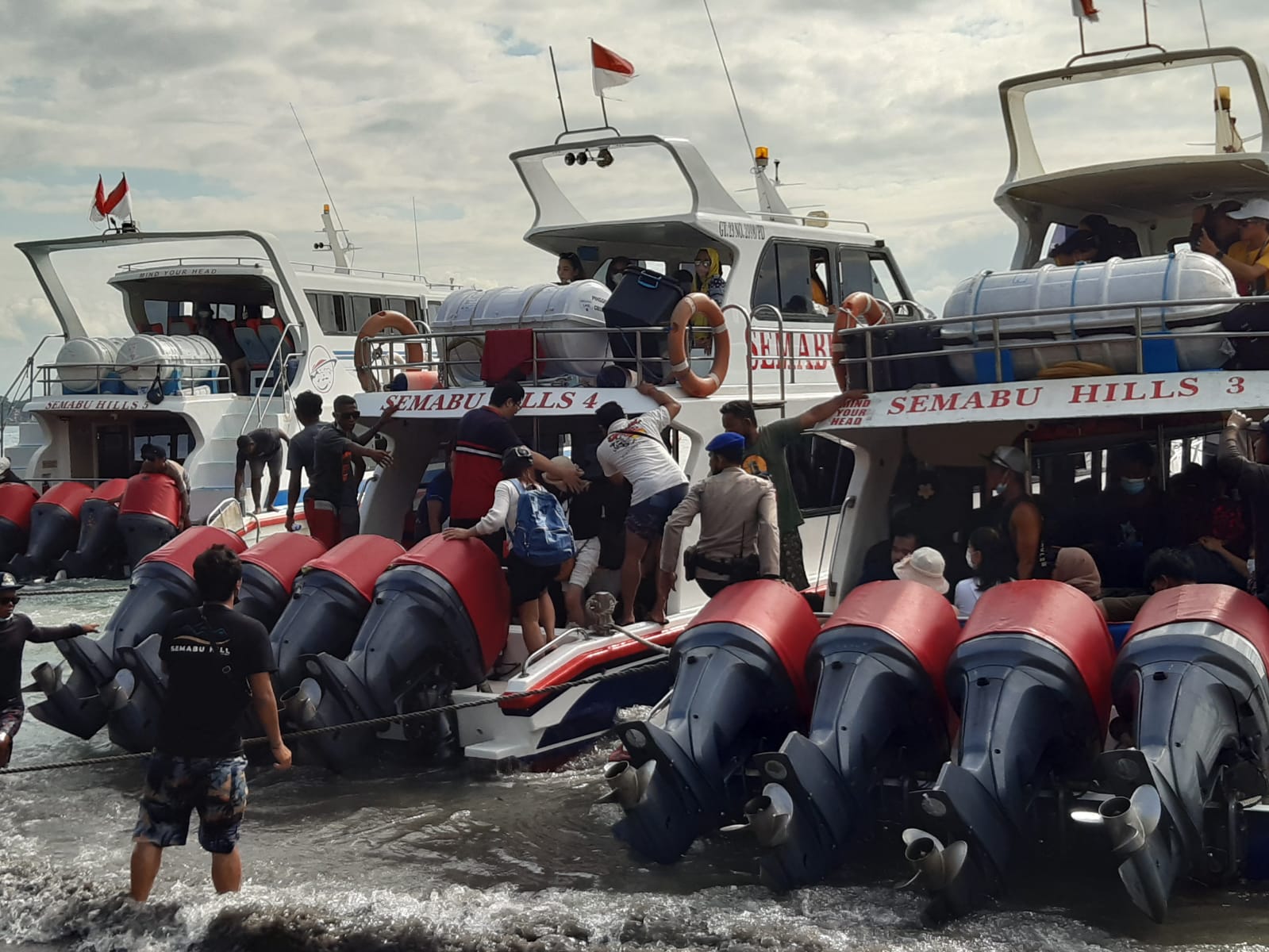 Kapal Penuh Sesak