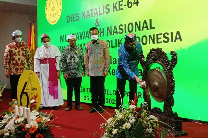Buka Munas ISKA, Menko PMK Apresiasi Kontribusi Sarjana Katolik Terhadap Kemajuan Indonesia