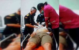 Pangdam XVI Pattimura Mayjen TNI Richard Tampubolon mendampingi Mahury saat di RS. Siloam. Melihat langsung saat tenaga medis memberikan pertolongan pernafasan kepada Mahury
