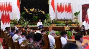 Presiden Joko Widodo memberikan sejumlah arahan dalam Sidang Kabinet Paripurna yang digelar pada Senin, 9 Mei 2022
