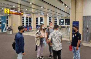 Wanita Rusia Yang Telanjang di Kawasan Suci Diusir Dari Bali