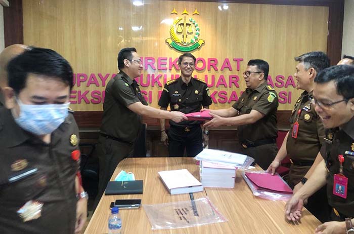 Tersangka dan Barang Bukti Perkara Pelanggaran HAM Berat Diserahterimakan kepada Tim Jaksa Penuntut