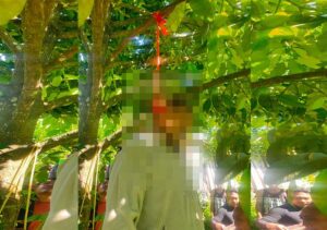 pria gantung diri di pohon di padanggalak
