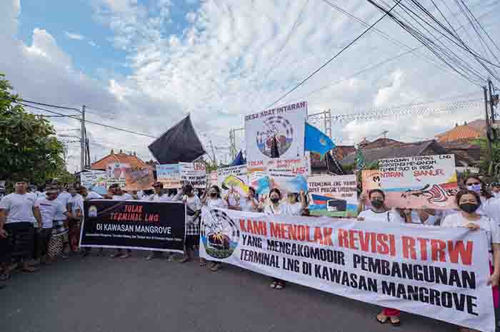 Desa Adat Intaran Sanur Gelar Aksi Tolak Pembangunan Terminal LGN