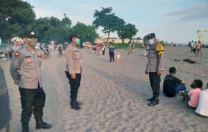 polsek kuta utara dan polres badung beri pengamanan di pantai