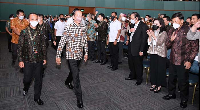 presiden jokowi saat menghadiri hipmi