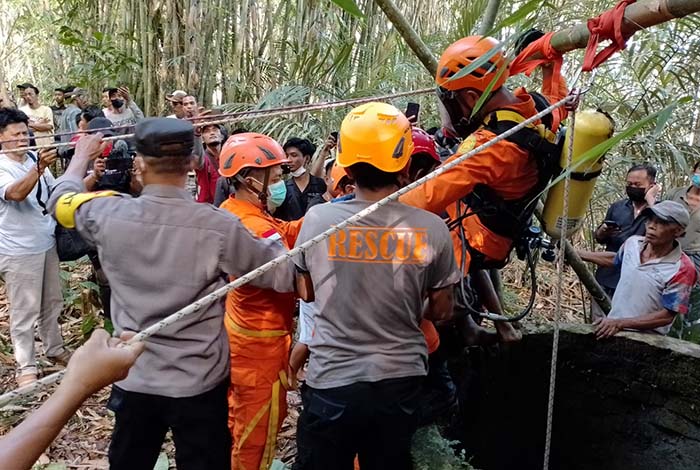 I Wayan Karya dievakuasi tim SAR