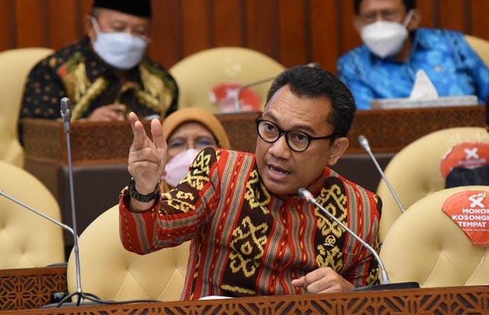 Anggota DPR RI Fraksi PDI Perjuangan Yohanis Fransiskus Lema, S.IP, M.Si