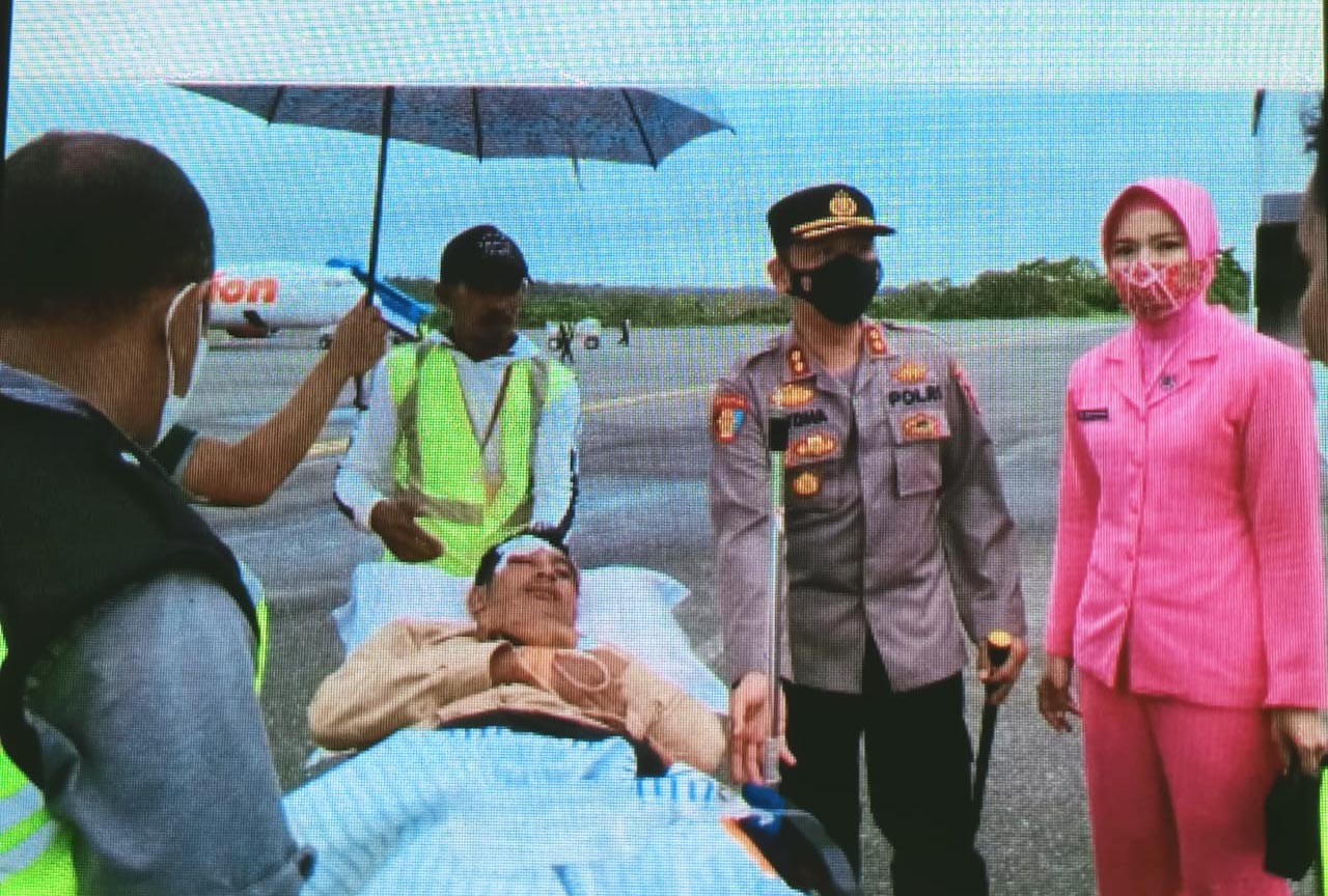 Korban Bripda Ilham Akbar saat di Bandara Karel Satsoitubun, Maluku Tenggara.