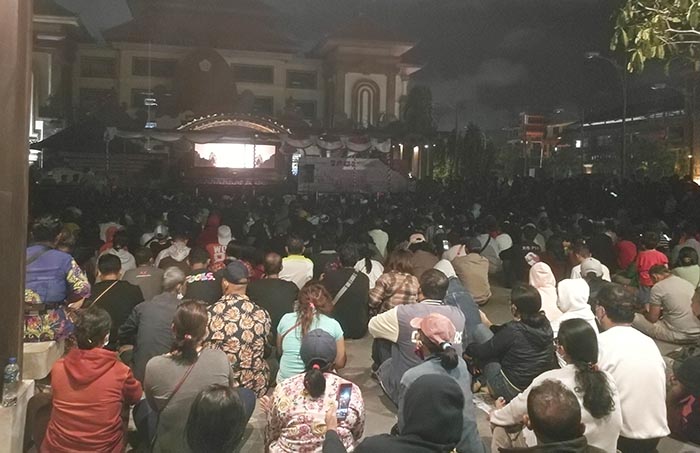 Polresta Denpasar Gelar Wayang Cenk Blonk saat Hari Bhayangkara