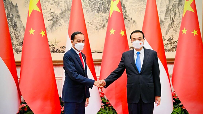 Presiden Joko Widodo melakukan pertemuan bilateral dengan Perdana Menteri RRT (Premier) Li Keqiang di Villa 5, Diaoyutai State Guesthouse, Beijing, Selasa sore, 26 Juli 2022.