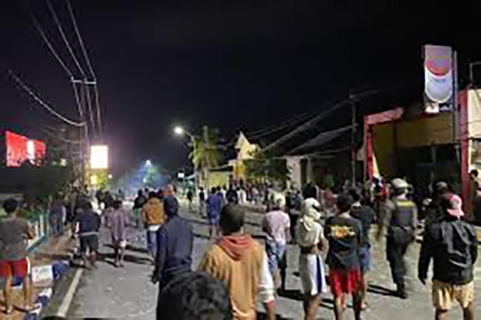 Bentrok antar kelompok pemuda di Kabupaten Maluku Tenggara, Kota Tual.