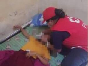 korban ditolong petugas BPBD Denpasar